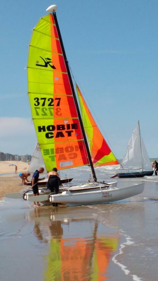 Malibu Beach Koksijde Bagian luar foto